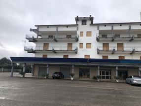 Palazzina commerciale in Vendita